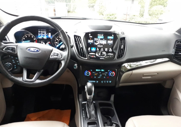 Ford Escape cena 77900 przebieg: 31654, rok produkcji 2019 z Słupsk małe 781